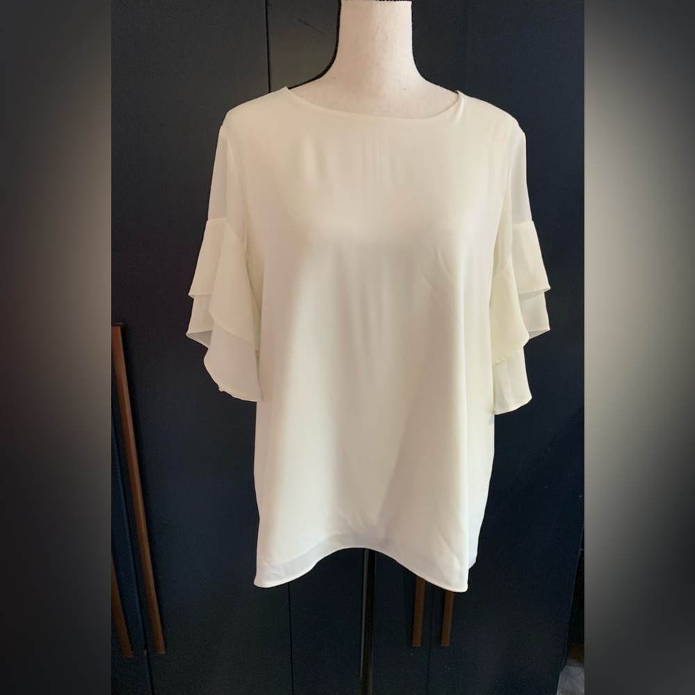 New Alfani white ruffled sleeve zip back blouse.